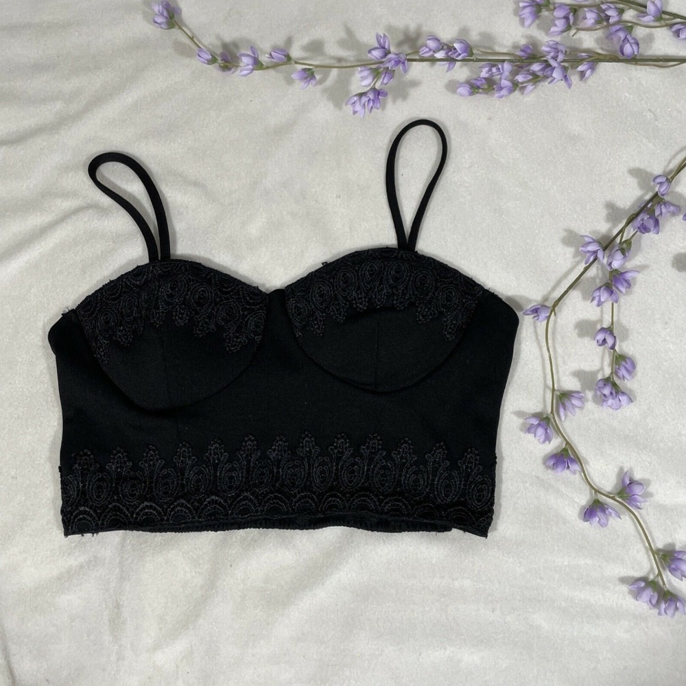 NWT‎ $108 NAANAA Embroidered Crop Tank Top XS Black